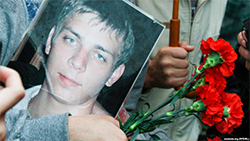 Mother of Ihar Ptsichkin killed in remand prison prohibited to speak about her son’s death