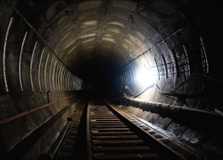ЧП в метро: мужчина убежал в тоннель