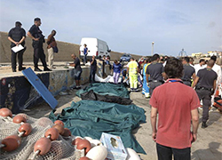У берегов Италии загорелось и затонуло судно с 500 беженцами