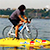 Американец пересек Гудзон по воде на велосипеде (Видео)