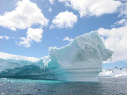 Пад антарктычнымі льдамі знайшлі гіганцкія каналы з цёплай вадой