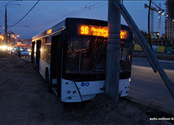 В аварии с автобусом в Минске пострадали 15 человек