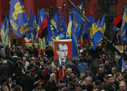 15 тысяч киевлян прошли маршем в честь годовщины УПА (Видео)