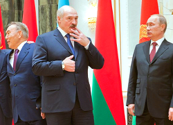 Лукашенко подписал договор о Евразийском союзе