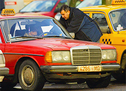 Треть минских таксистов стали нелегалами