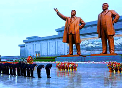 КНДР потратила полмиллиарда долларов на прославление диктаторов