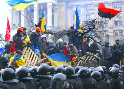 Украинская оппозиция создает Национальную гвардию (Видео)