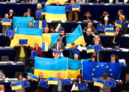 Европарламент призвал отменить визы для украинцев