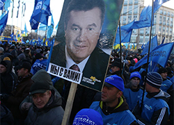 На митинге за Януковича пели фальшивые «Песняры»