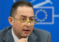 Вице-президент Европарламента: Поддержу санкции против украинских чиновников