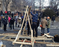 Спецназ разрушил катапульту демонстрантов в Киеве