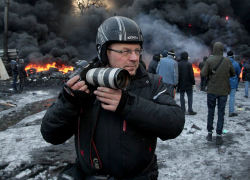 Belarusian press photographer Siarhiej Hryc shot at again