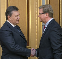 Штэфан Фюле сустрэўся з Януковічам у Кіеве