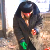 75-летний бездомный могилевчанин пережил морозы в бетонной трубе (Видео)