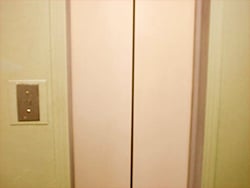 В Сочи уже второй бобслеист «не подружился» с лифтом