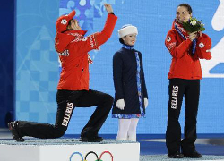 Domracheva, Tsuper, Skardino presented with medals
