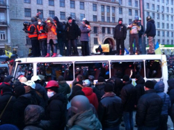 19 автобусов из Львова и Тернополя прорвали блокаду Киева