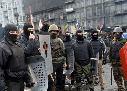 «Правый сектор»: Штурмовать здания в Киеве - играть на руку России