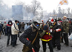 На раненых активистов Евромайдана охотятся в больницах