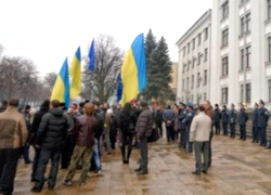 Столкновения в Луганске: есть раненые
