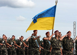 Украинские части покидают Крым с техникой и оружием