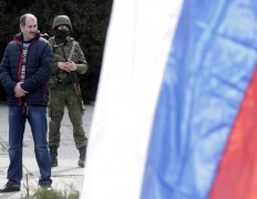 Сепаратисты окружили украинскую часть в Крыму