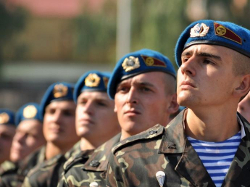 Десантники задержали двух вооруженных террористов под Луганском