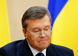 Янукович празднует день рождения без гостей (Видео)