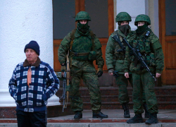 В Симферополе захватили главный военкомат Крыма