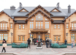 Немецкий журнал устроил виртуальный тур по дворцу Януковича