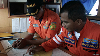 В Индийском океане обнаружены 122 обломка малазийского лайнера