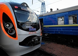 Поезда между Киевом и Москвой отменяют