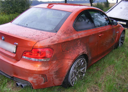 Кіроўца BMW апынуўся ў кювеце пасля сваркі з жонкай