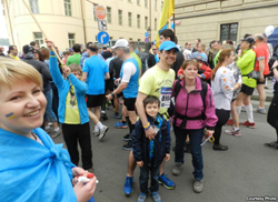 Участники марафона в Праге поддержали единство Украины