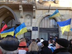 Активисты захватили прокуратуру Львова