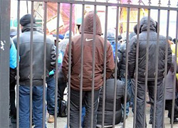 В Харькове 300 сепаратистов блокируют базу «Беркута»