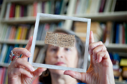 Ученые подтвердили подлинность папируса с упоминанием «жены Иисуса»