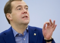 Medvedev flies to Minsk