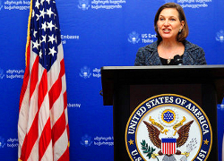 Victoria Nuland: Russian “humanitarian aid” is fuel for tanks