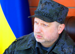 Turchynov: Army on combat alert over invasion threat