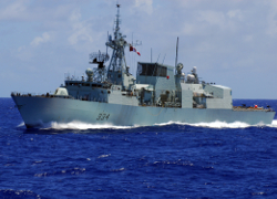 Канада отправляет военный корабль к берегам Европы