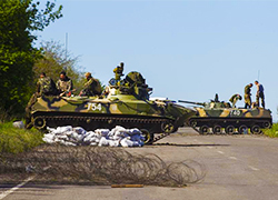 Украинские силовики отбили атаку боевиков на блокпост под Славянском