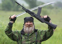 «Казаки» - православному священнику в Крыму: Тебя придушим, а семью убьем