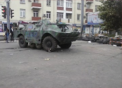 Сотни боевиков на БТРах и КамАЗах выдвинулись в Амвросиевку