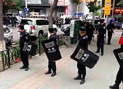 Массовые аресты в Китае: задержаны 200 человек