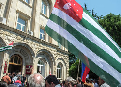 Парламент Абхазии объявил об отставке президента