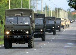 Колонна техники с русскими и чеченцами подходит к Луганску