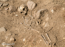 «Археолагі» ад Мінабароны знайшлі «чырвонаармейцаў» у пахаванні ХV стагоддзя