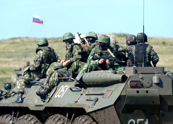 Армия РФ обустраивает артиллерийские огневые позиции на границе с Украиной