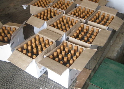 На складе в Минске нашли семь тысяч бутылок нелегального коньяка
